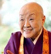 瀬戸内寂聴の秘書が辞めた？胡散臭いから退職？画像は？給料は 